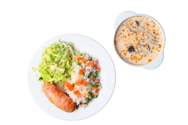 Суп Том-ям, рис по-мексиканськи, ковбаска, салат з капусти